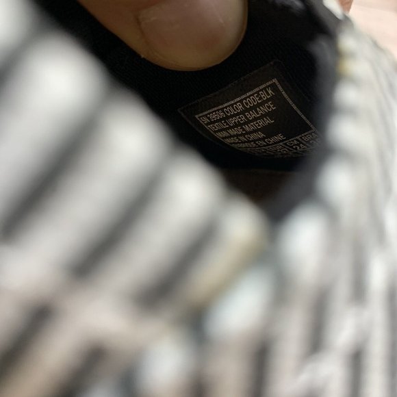 BOBS Skechers Women Size 7 Black White Wedge Heel Memory Foam Ankle Boots - Picture 7 of 9